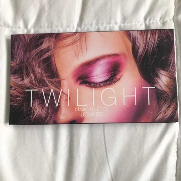 Eyeshadow palette - Picture 2 of 2